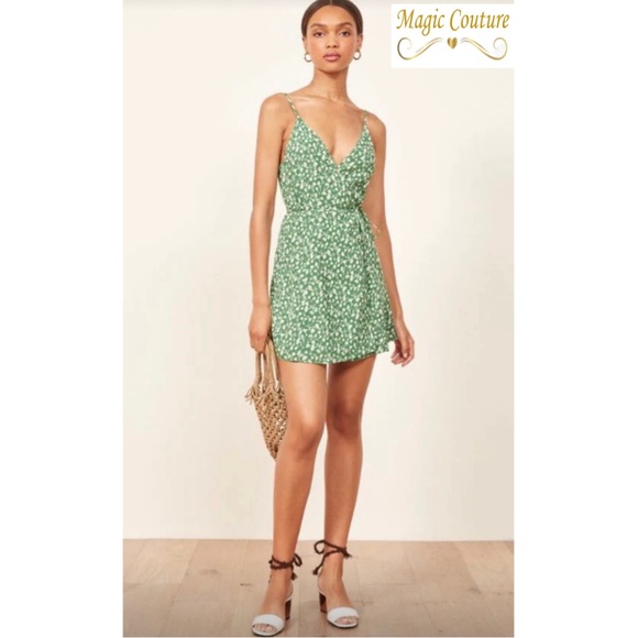 Reformation Dresses & Skirts - ❌SOLD❌NWOT Reformation Thora Floral Dress💚🤍💚